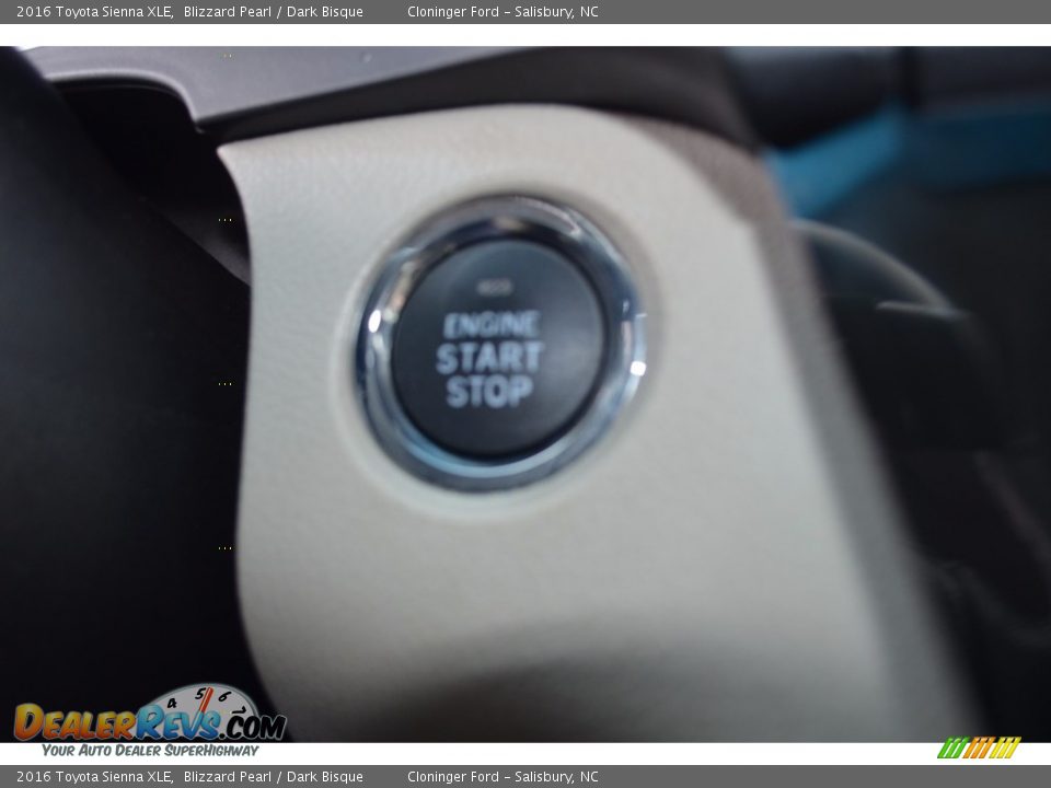 2016 Toyota Sienna XLE Blizzard Pearl / Dark Bisque Photo #28