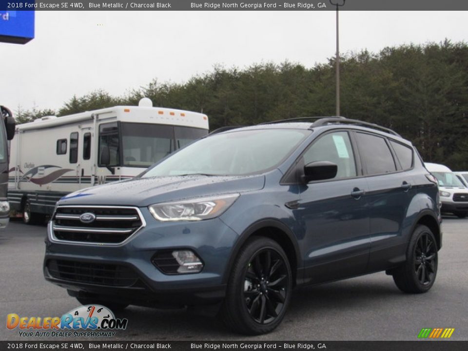 Front 3/4 View of 2018 Ford Escape SE 4WD Photo #1