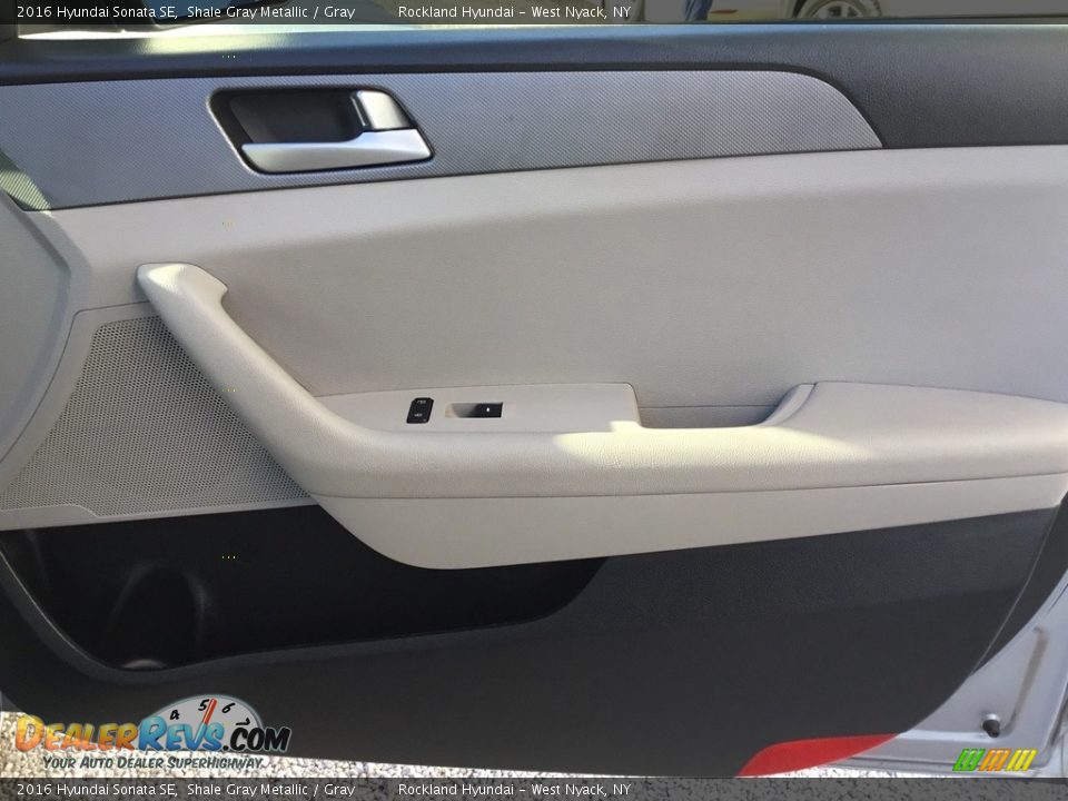 2016 Hyundai Sonata SE Shale Gray Metallic / Gray Photo #25