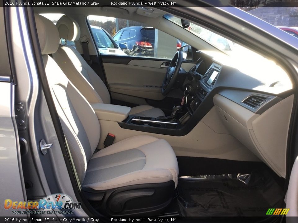 2016 Hyundai Sonata SE Shale Gray Metallic / Gray Photo #27