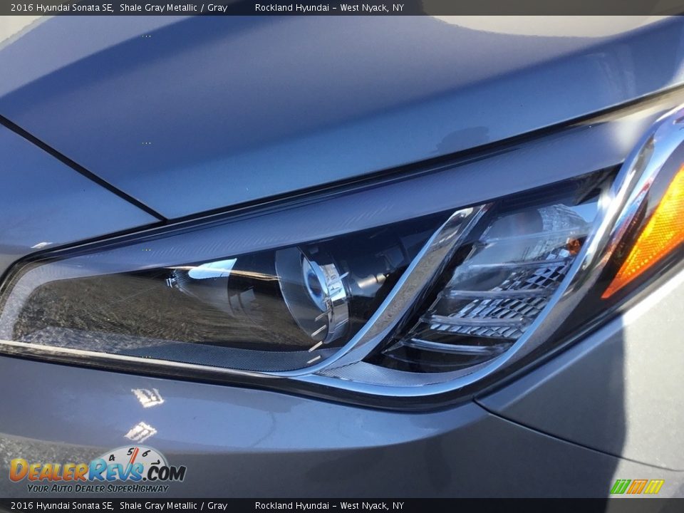 2016 Hyundai Sonata SE Shale Gray Metallic / Gray Photo #31