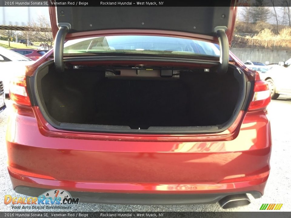 2016 Hyundai Sonata SE Venetian Red / Beige Photo #22