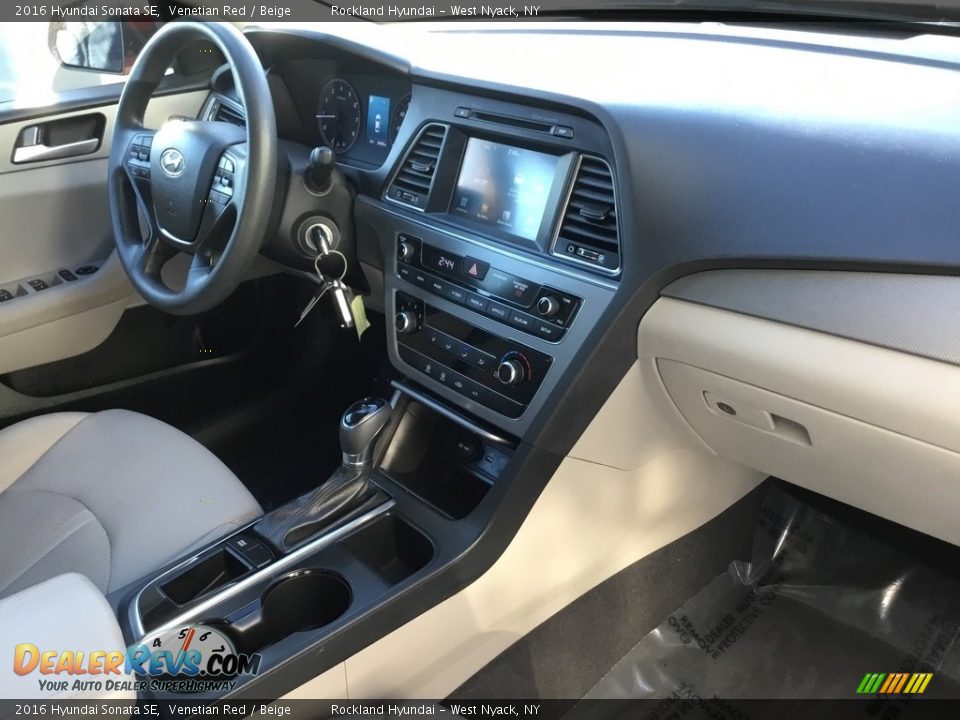 2016 Hyundai Sonata SE Venetian Red / Beige Photo #26