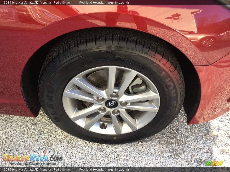 2016 Hyundai Sonata SE Venetian Red / Beige Photo #27