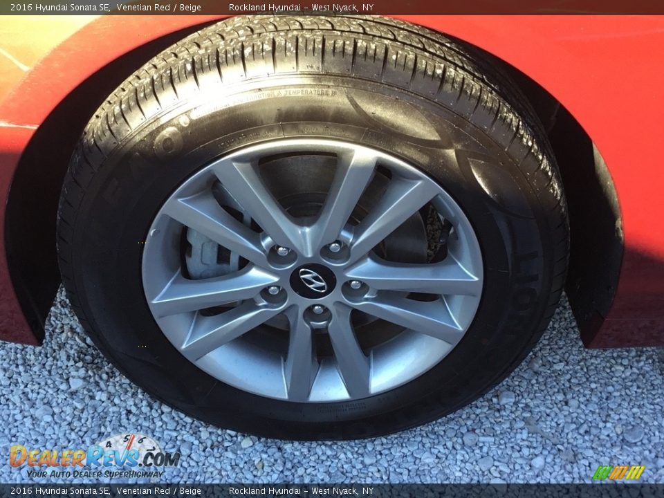 2016 Hyundai Sonata SE Venetian Red / Beige Photo #28
