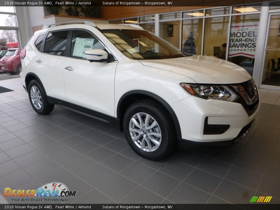 Front 3/4 View of 2018 Nissan Rogue SV AWD Photo #1