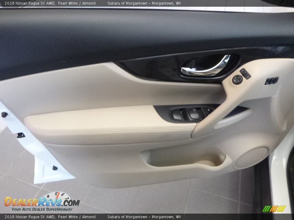 2018 Nissan Rogue SV AWD Pearl White / Almond Photo #11