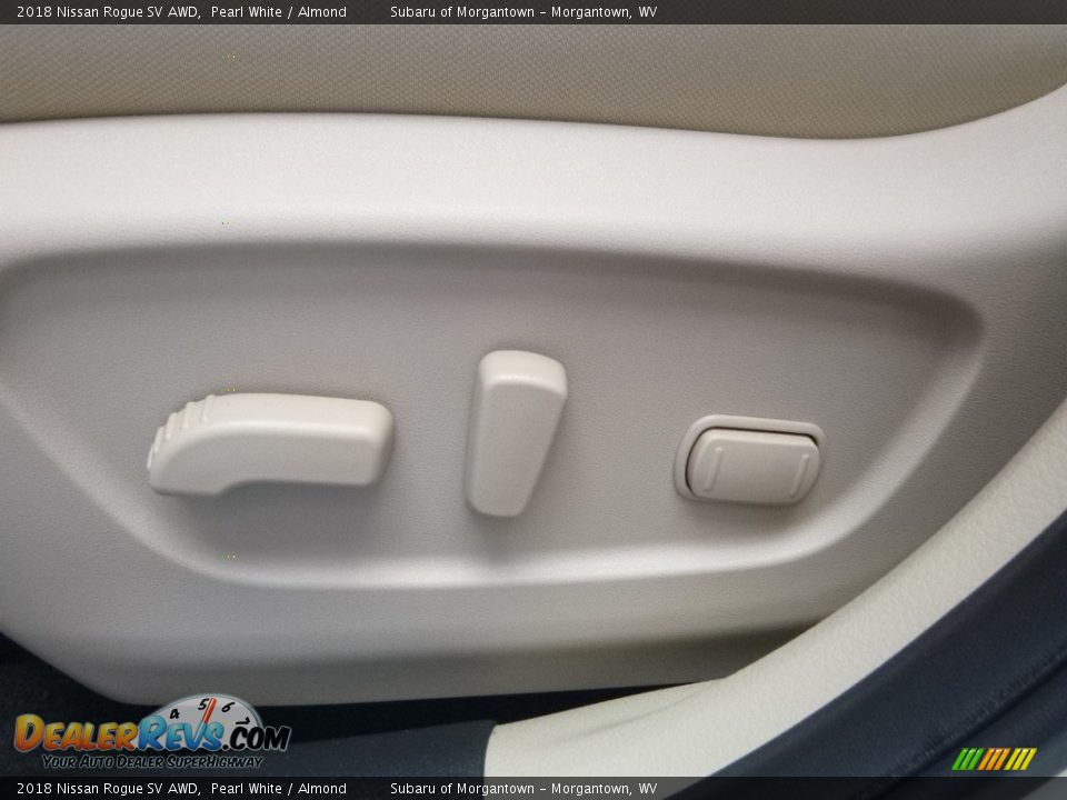2018 Nissan Rogue SV AWD Pearl White / Almond Photo #14