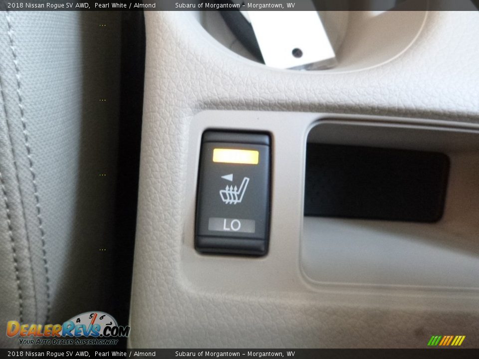 2018 Nissan Rogue SV AWD Pearl White / Almond Photo #16