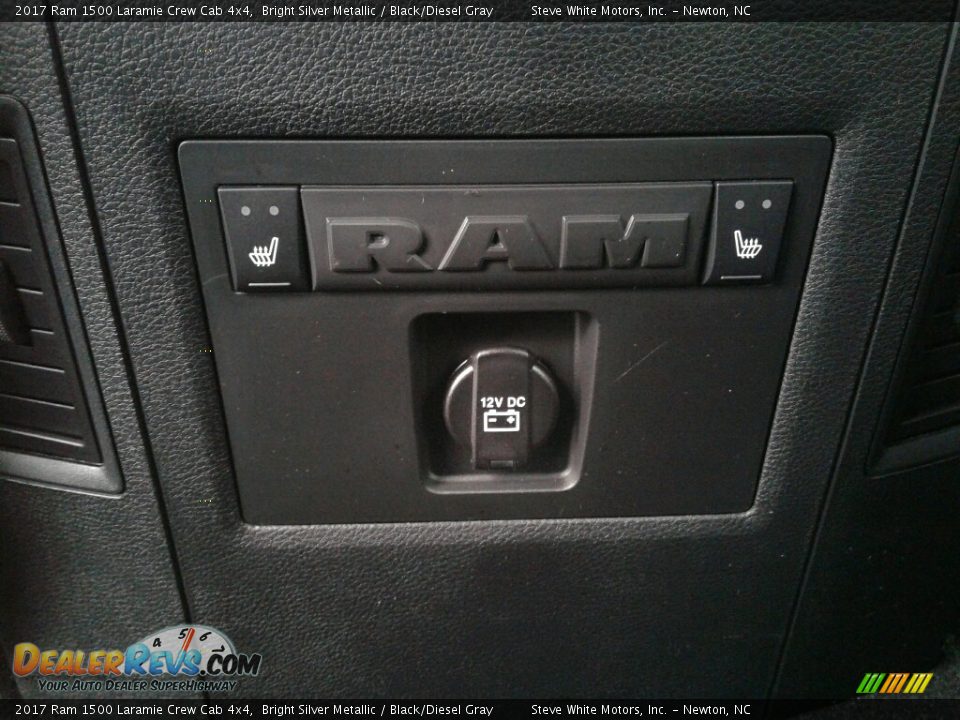 2017 Ram 1500 Laramie Crew Cab 4x4 Bright Silver Metallic / Black/Diesel Gray Photo #33