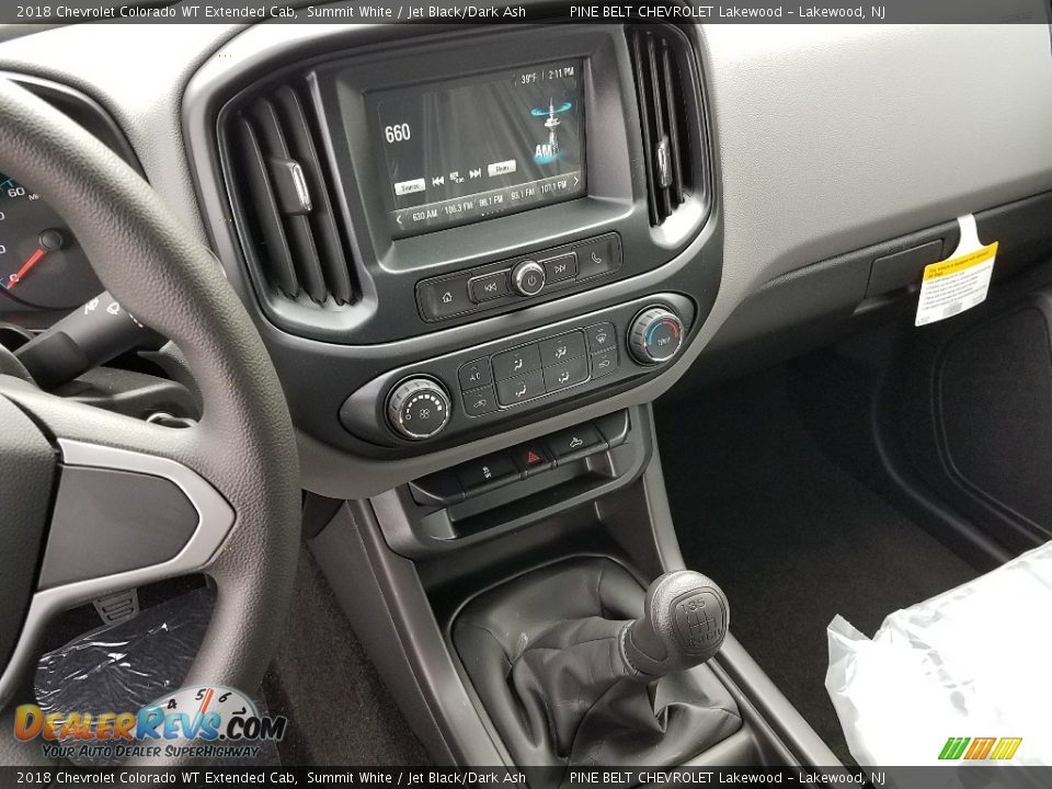 Controls of 2018 Chevrolet Colorado WT Extended Cab Photo #9