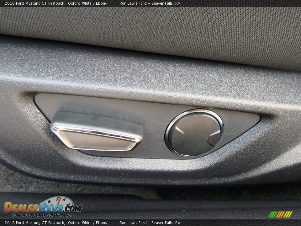 Controls of 2018 Ford Mustang GT Fastback Photo #16