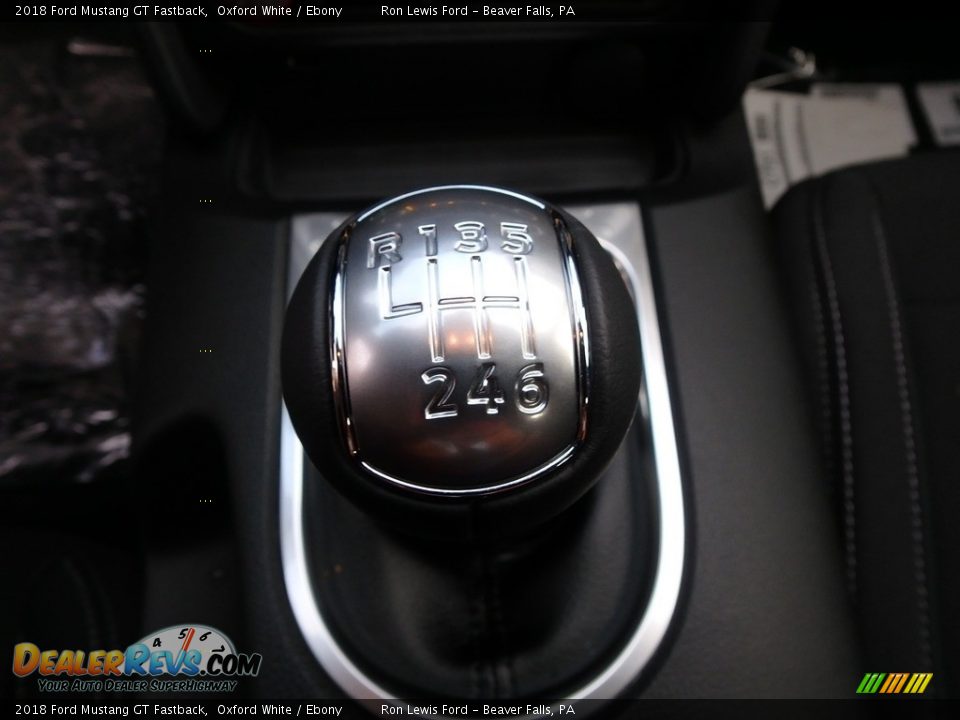 2018 Ford Mustang GT Fastback Shifter Photo #17