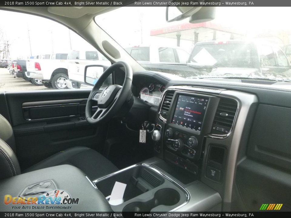 2018 Ram 1500 Sport Crew Cab 4x4 Bright Silver Metallic / Black Photo #10