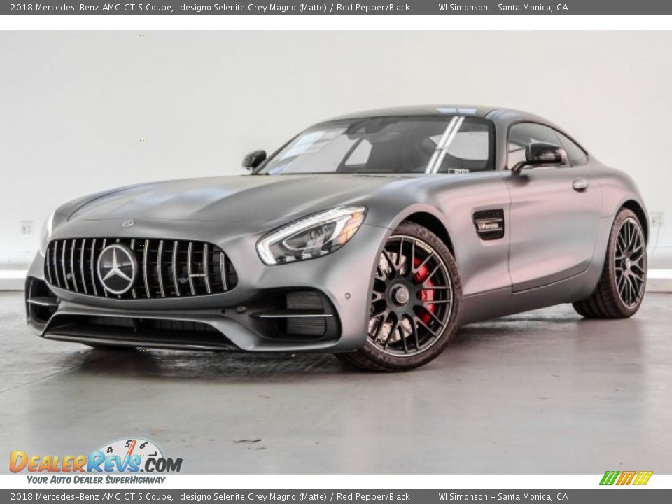 Front 3/4 View of 2018 Mercedes-Benz AMG GT S Coupe Photo #12