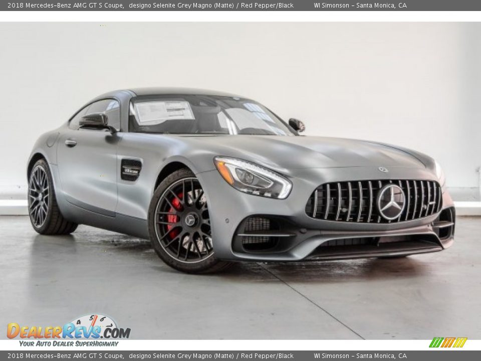Front 3/4 View of 2018 Mercedes-Benz AMG GT S Coupe Photo #14