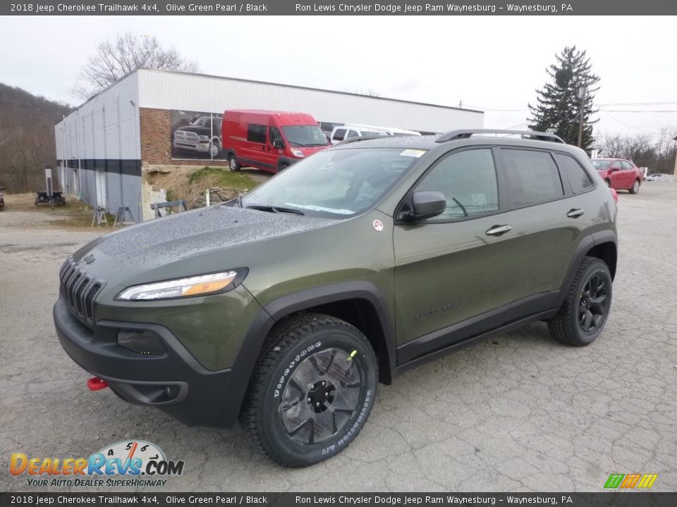 Front 3/4 View of 2018 Jeep Cherokee Trailhawk 4x4 Photo #1