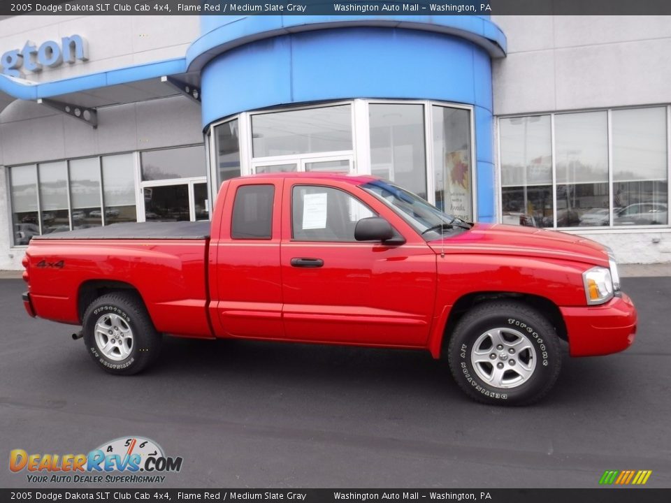 2005 Dodge Dakota SLT Club Cab 4x4 Flame Red / Medium Slate Gray Photo #2