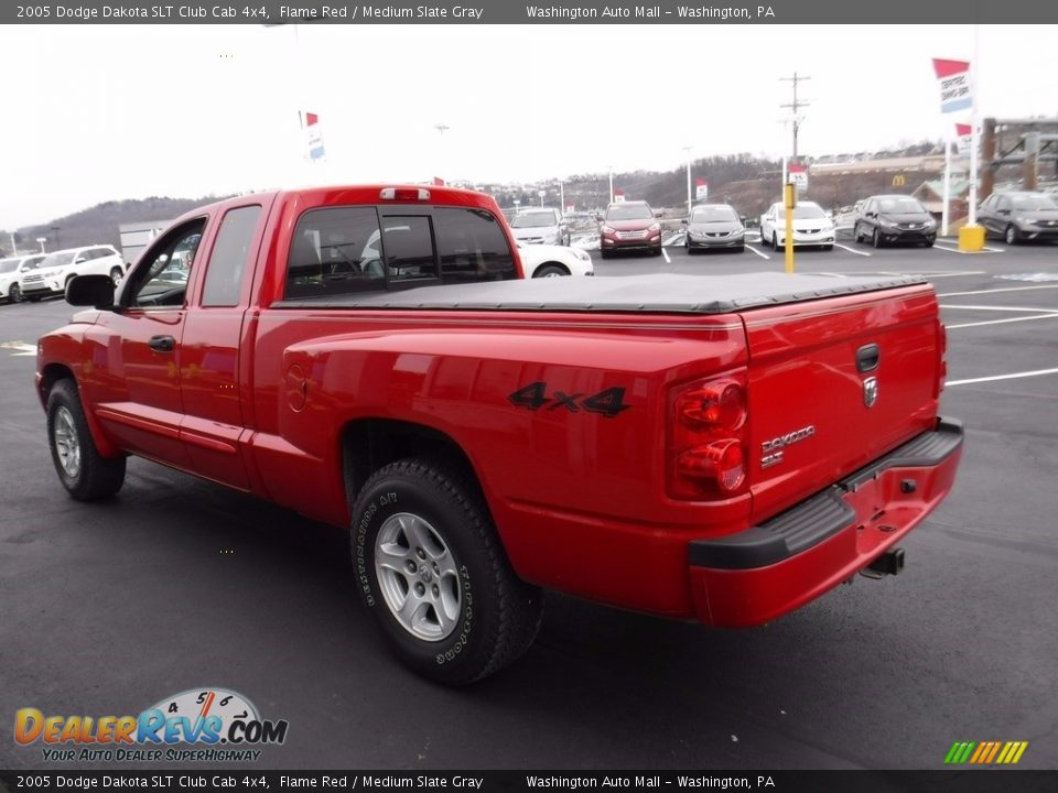 2005 Dodge Dakota SLT Club Cab 4x4 Flame Red / Medium Slate Gray Photo #9
