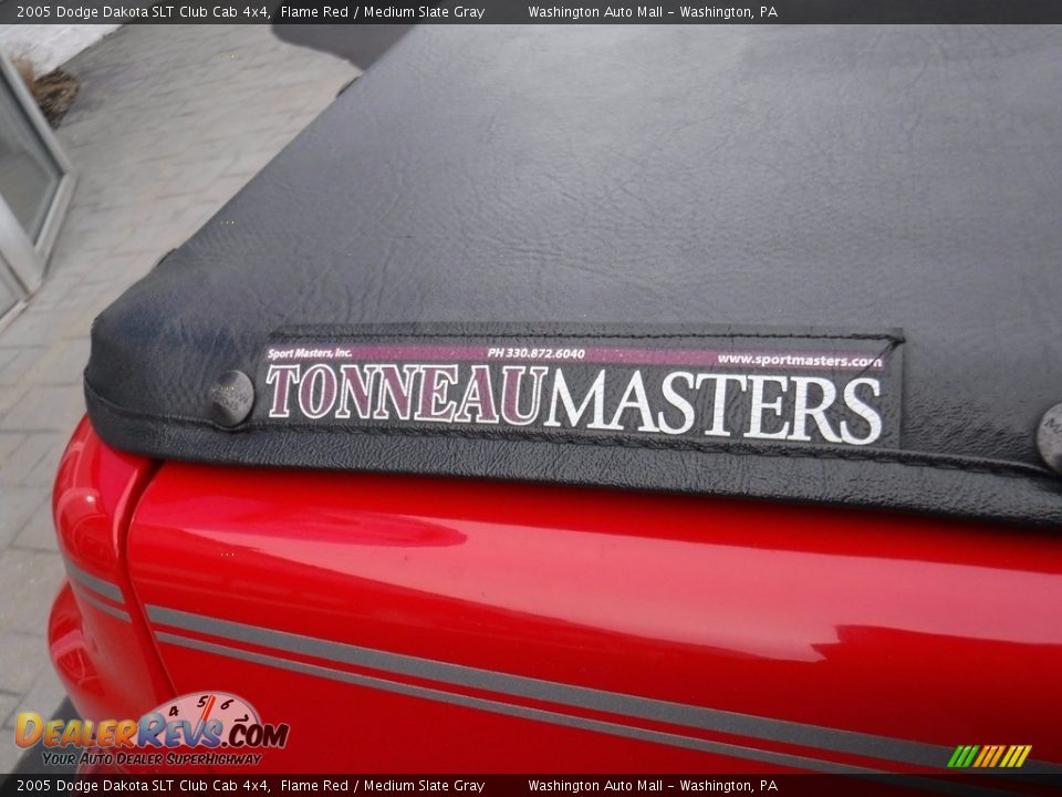 2005 Dodge Dakota SLT Club Cab 4x4 Flame Red / Medium Slate Gray Photo #12