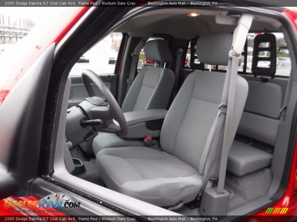 2005 Dodge Dakota SLT Club Cab 4x4 Flame Red / Medium Slate Gray Photo #15
