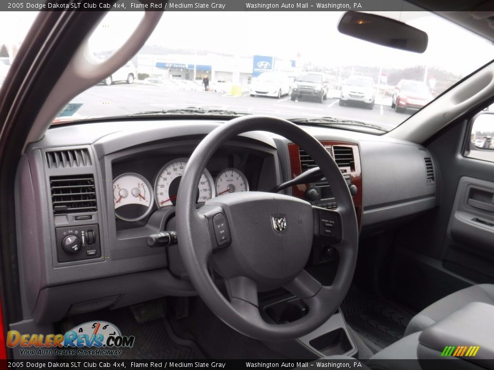2005 Dodge Dakota SLT Club Cab 4x4 Flame Red / Medium Slate Gray Photo #16