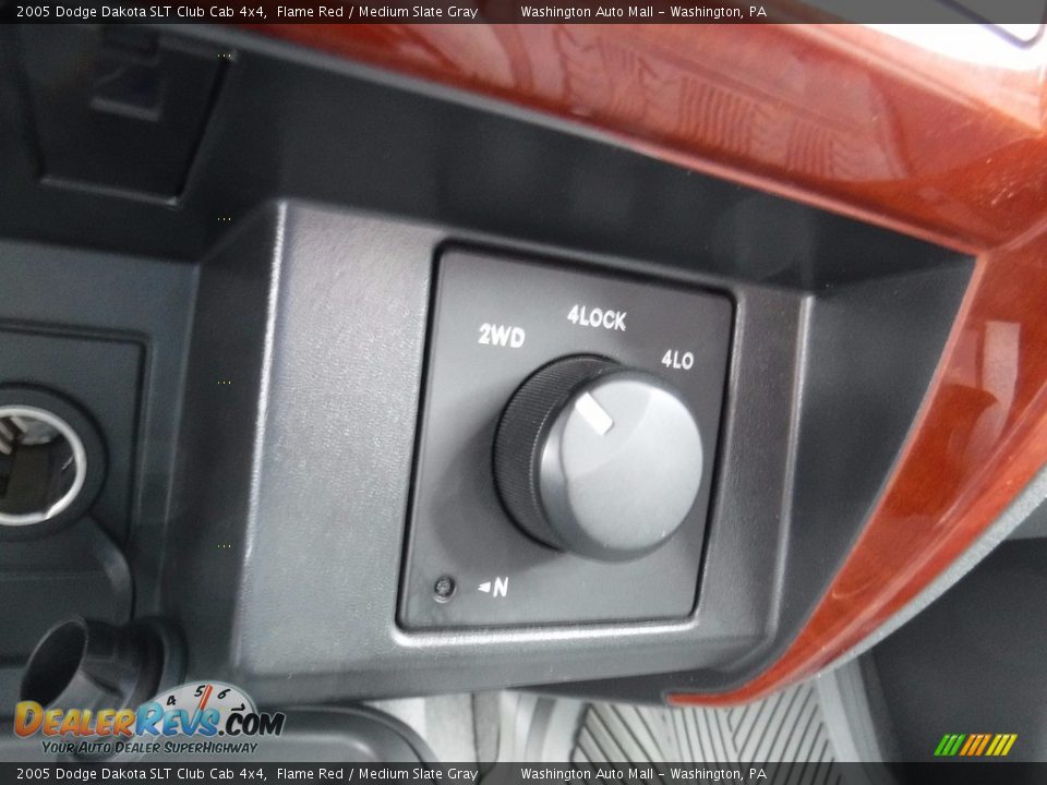 2005 Dodge Dakota SLT Club Cab 4x4 Flame Red / Medium Slate Gray Photo #19