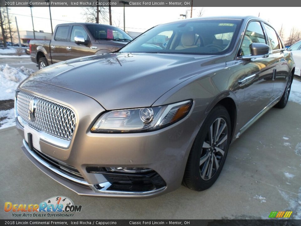 Front 3/4 View of 2018 Lincoln Continental Premiere Photo #1