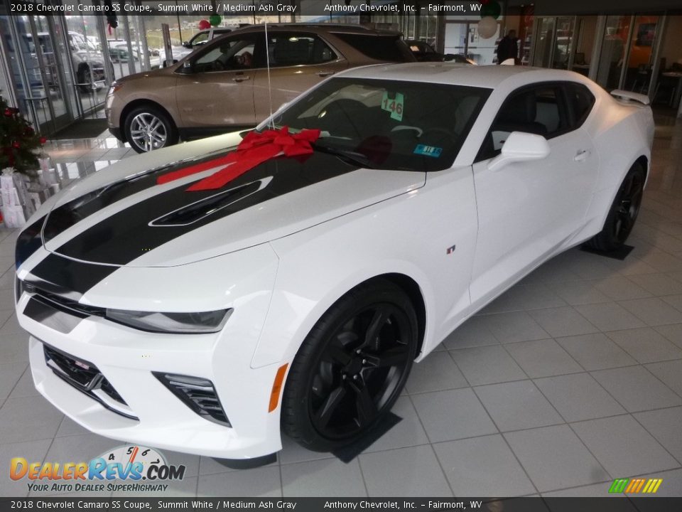 Front 3/4 View of 2018 Chevrolet Camaro SS Coupe Photo #7