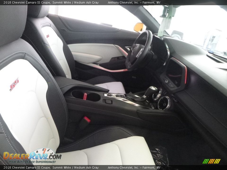 Front Seat of 2018 Chevrolet Camaro SS Coupe Photo #11