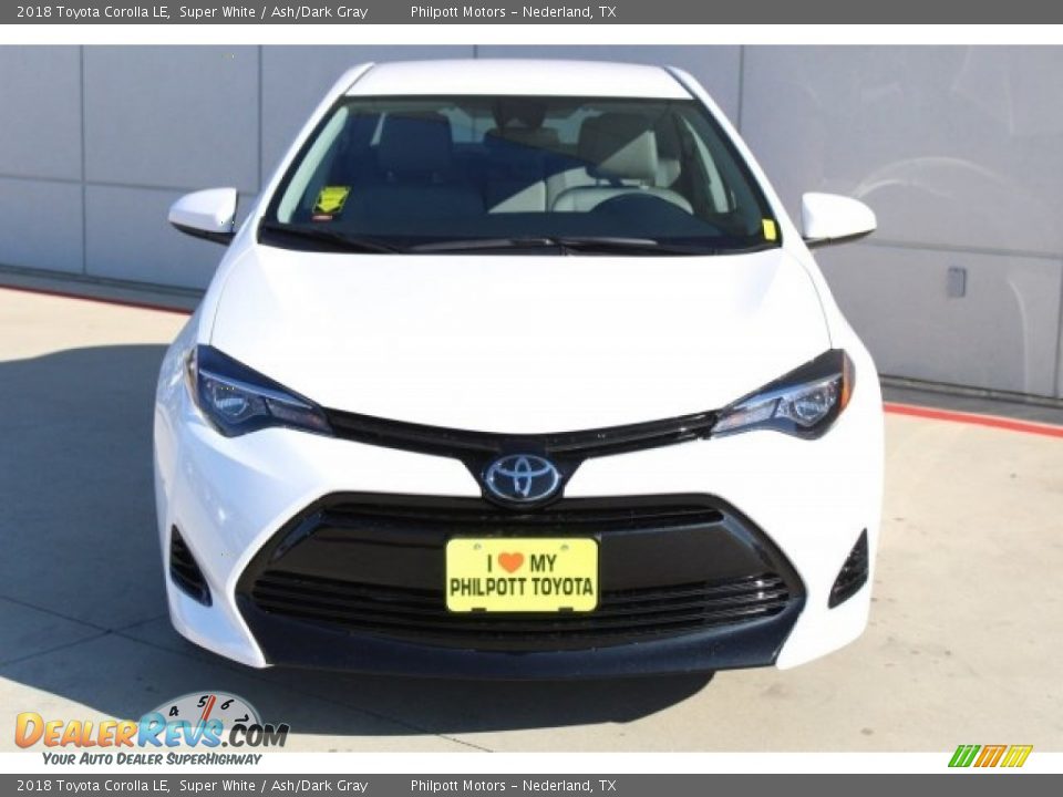 2018 Toyota Corolla LE Super White / Ash/Dark Gray Photo #2