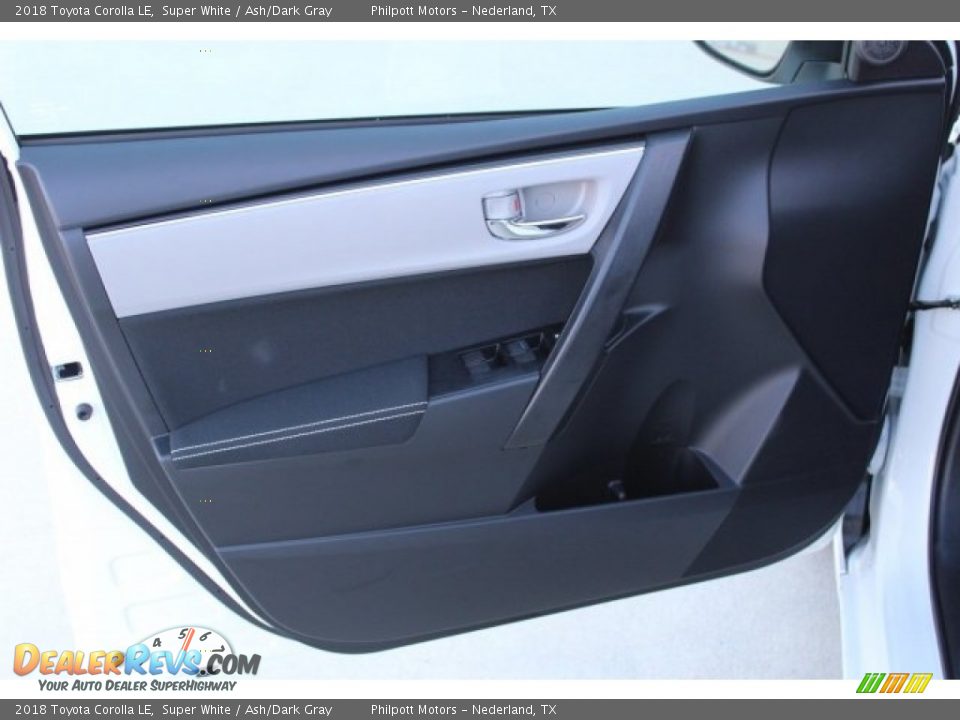 2018 Toyota Corolla LE Super White / Ash/Dark Gray Photo #8