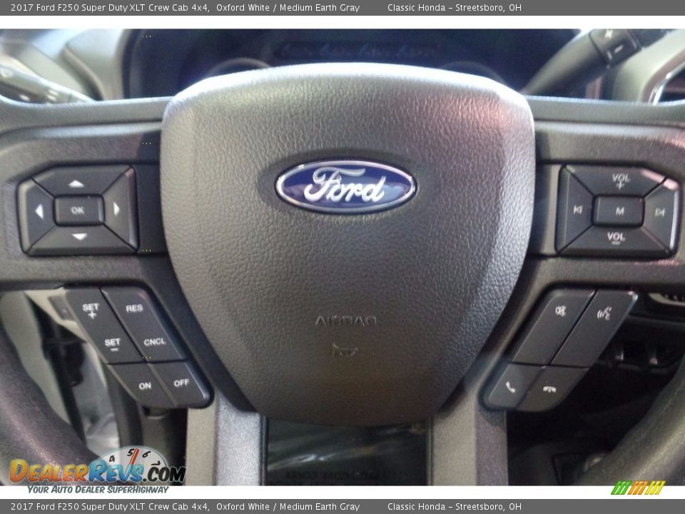2017 Ford F250 Super Duty XLT Crew Cab 4x4 Oxford White / Medium Earth Gray Photo #20