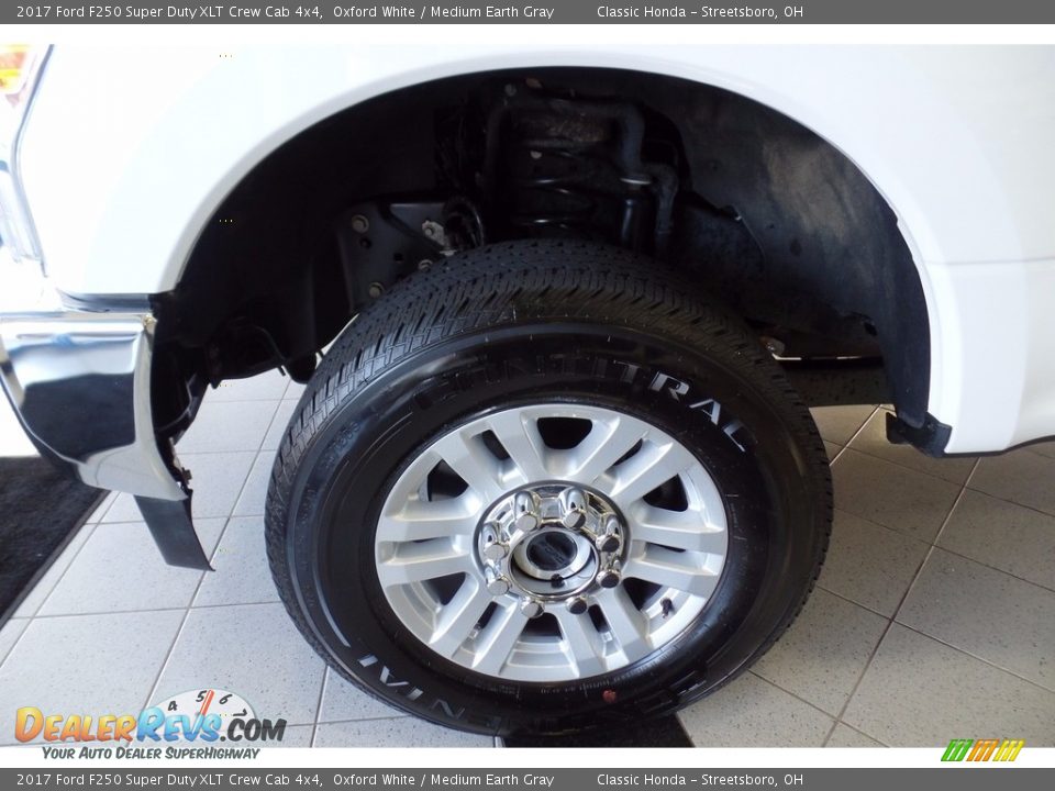 2017 Ford F250 Super Duty XLT Crew Cab 4x4 Oxford White / Medium Earth Gray Photo #31