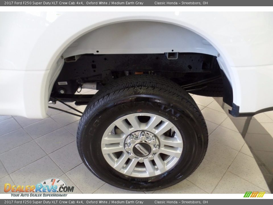 2017 Ford F250 Super Duty XLT Crew Cab 4x4 Oxford White / Medium Earth Gray Photo #32