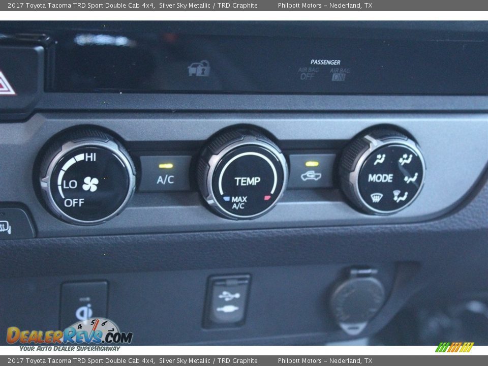 2017 Toyota Tacoma TRD Sport Double Cab 4x4 Silver Sky Metallic / TRD Graphite Photo #17
