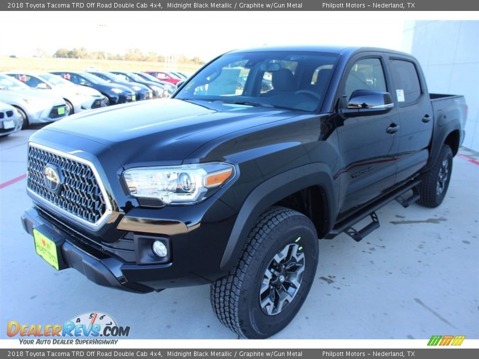 Front 3/4 View of 2018 Toyota Tacoma TRD Off Road Double Cab 4x4 Photo #3