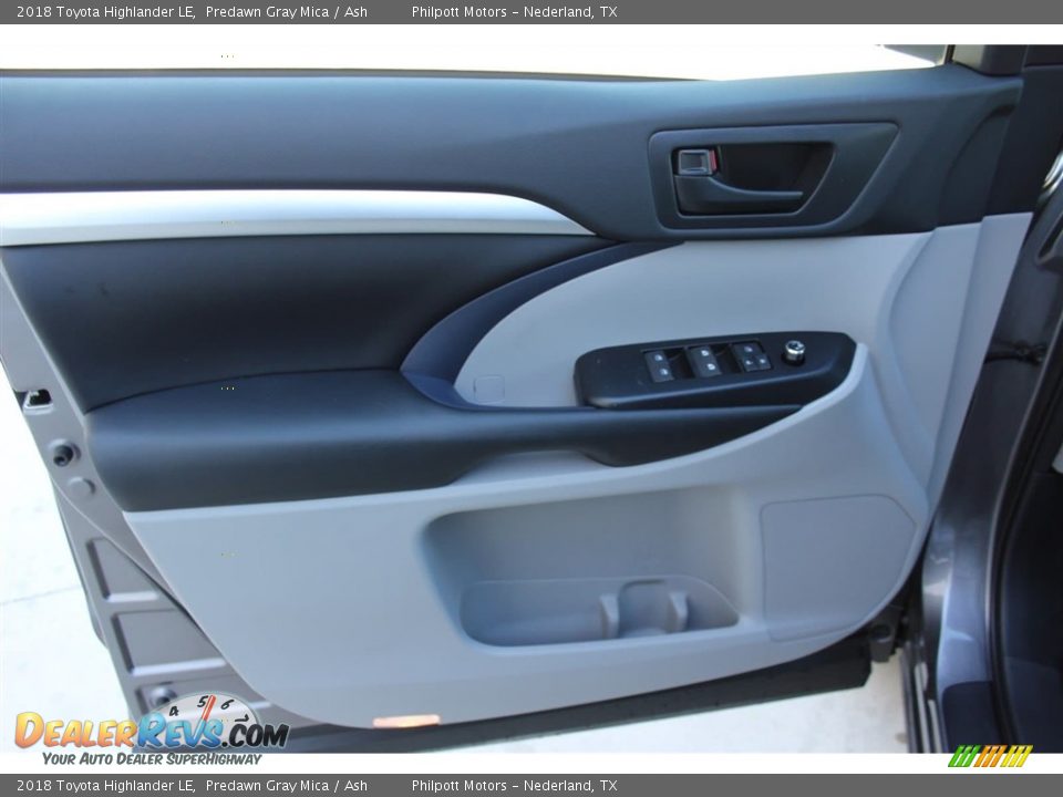 2018 Toyota Highlander LE Predawn Gray Mica / Ash Photo #8