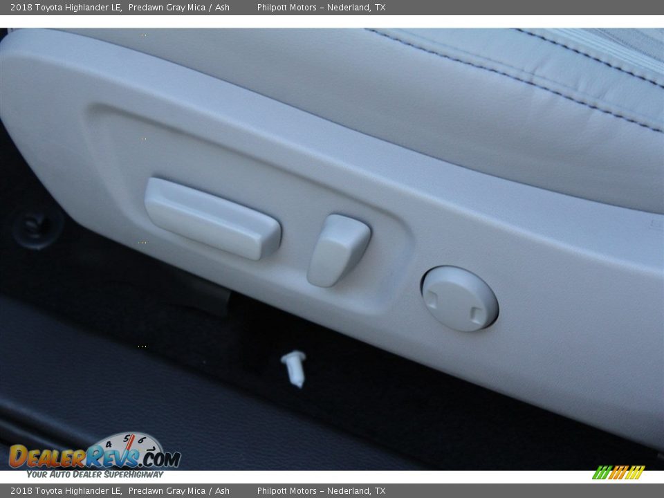 2018 Toyota Highlander LE Predawn Gray Mica / Ash Photo #9
