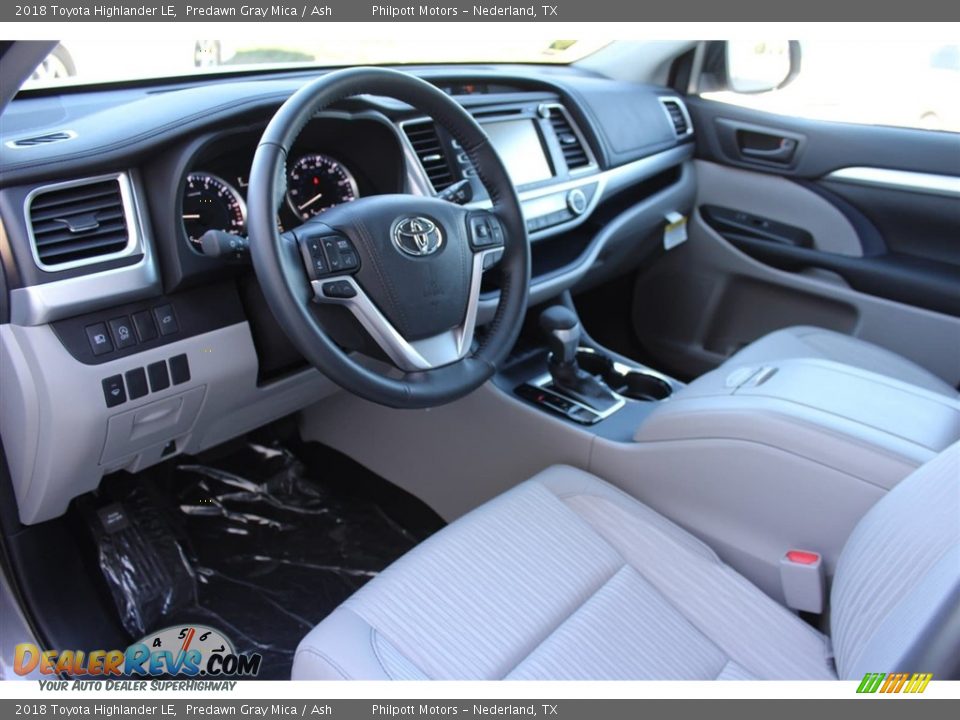 2018 Toyota Highlander LE Predawn Gray Mica / Ash Photo #10