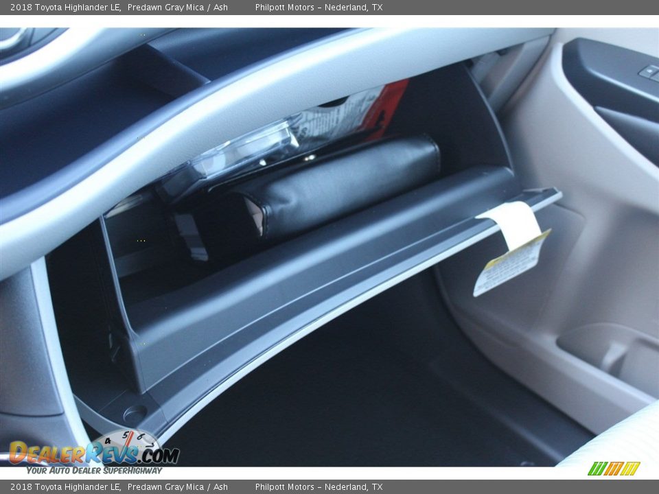 2018 Toyota Highlander LE Predawn Gray Mica / Ash Photo #17