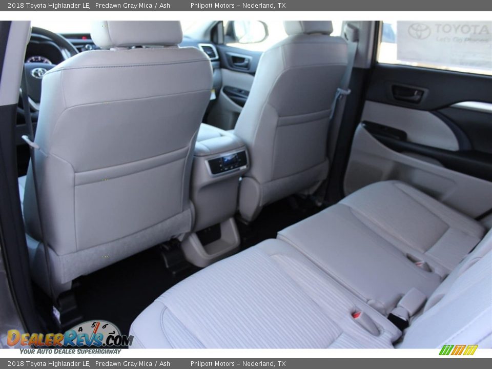 2018 Toyota Highlander LE Predawn Gray Mica / Ash Photo #22