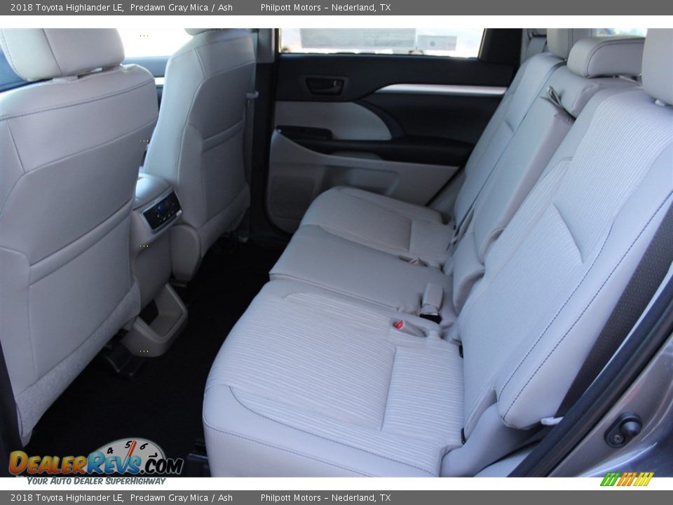 2018 Toyota Highlander LE Predawn Gray Mica / Ash Photo #23