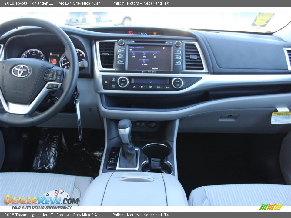 2018 Toyota Highlander LE Predawn Gray Mica / Ash Photo #25