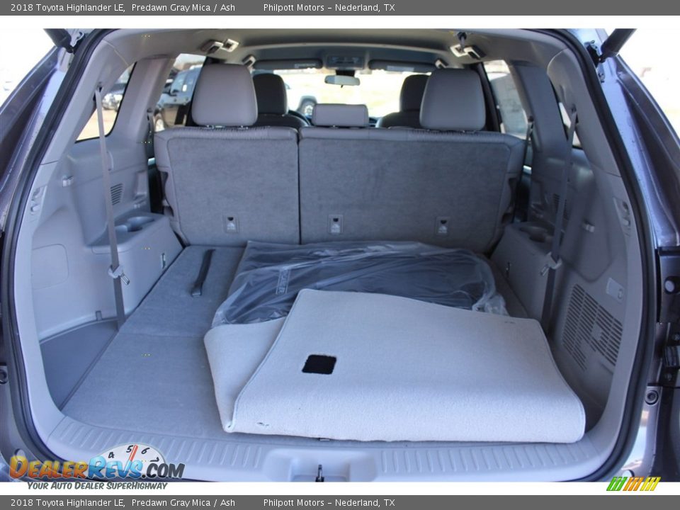 2018 Toyota Highlander LE Predawn Gray Mica / Ash Photo #27