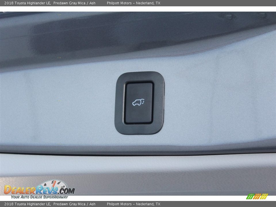 2018 Toyota Highlander LE Predawn Gray Mica / Ash Photo #28