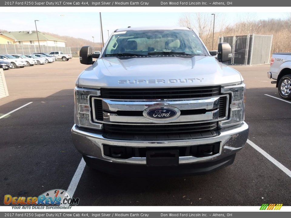 2017 Ford F250 Super Duty XLT Crew Cab 4x4 Ingot Silver / Medium Earth Gray Photo #2