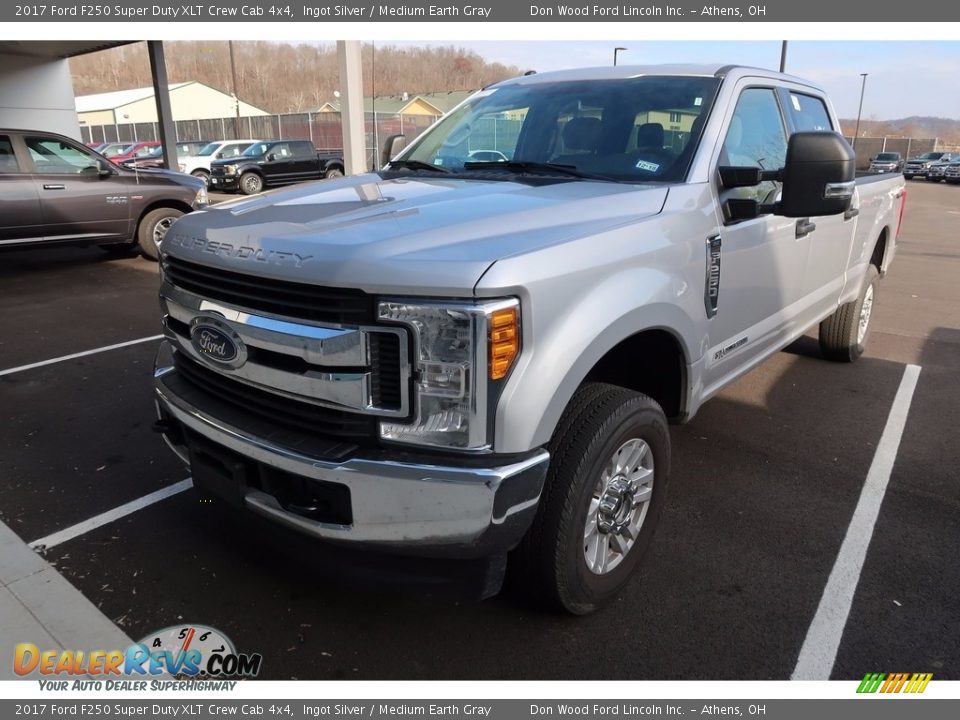 2017 Ford F250 Super Duty XLT Crew Cab 4x4 Ingot Silver / Medium Earth Gray Photo #3