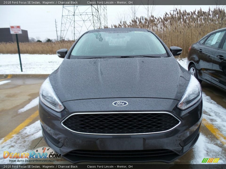 2018 Ford Focus SE Sedan Magnetic / Charcoal Black Photo #2
