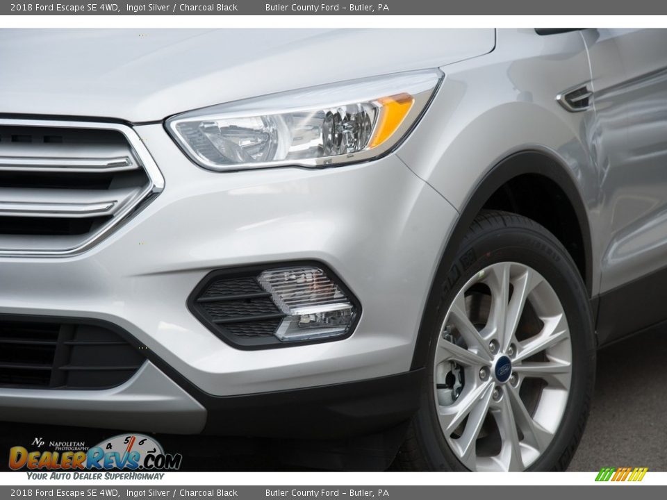 2018 Ford Escape SE 4WD Ingot Silver / Charcoal Black Photo #2